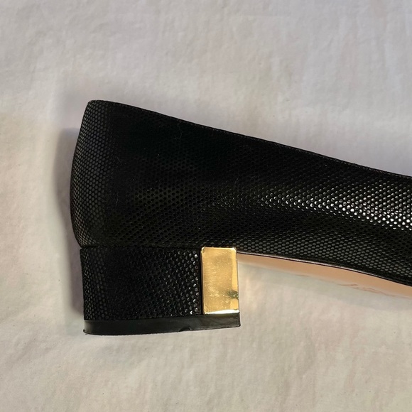 Snakeskin Pumps w/Gold Heel Accent, size 7AAAA - Picture 8 of 11